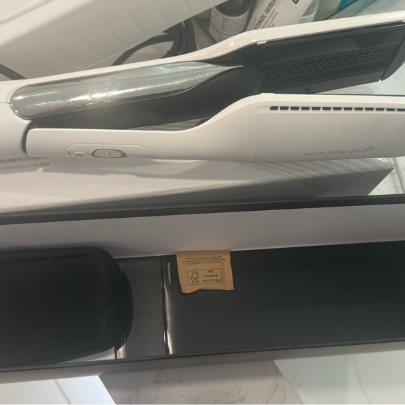 ghd Duet Style | 2-in-1 Flat Iron Hair Straightener + Hair Dryer, Hot Air Styler - Picture 5 of 5